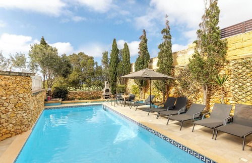Ta' Għammar House | Discover Dionisia Gozitan Villa with Pool in Gozo, Malta
