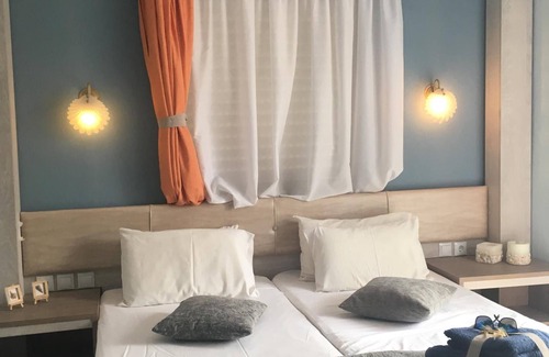 Paralia Dionysiou House | Discover Dionisos Palms: Pet-Friendly Oasis with Pool