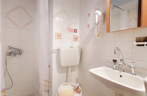 Paralia Dionysiou House | Discover Dionisos Palms: Pet-Friendly Oasis with Pool