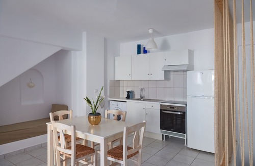 Piso Livadi House | Family-Friendly Sea View Apartment at Cleopatra Homes