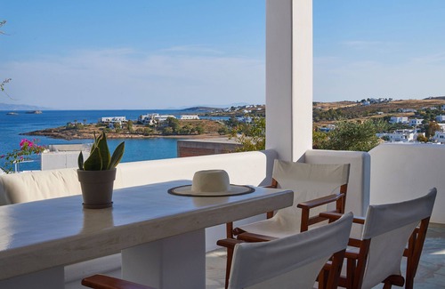 Piso Livadi House | Family-Friendly Sea View Apartment at Cleopatra Homes