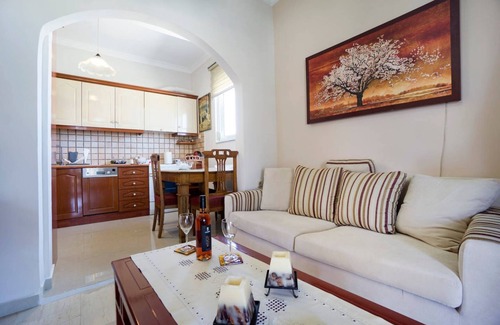 Koum Kapi Apartment | Discover the Diotima Penthouse: Family-Friendly Escape