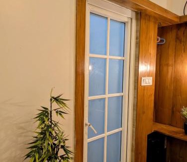 Bolpur Hotel | Dip Holidays: Family-Friendly Hotel with Pool & Dining Options