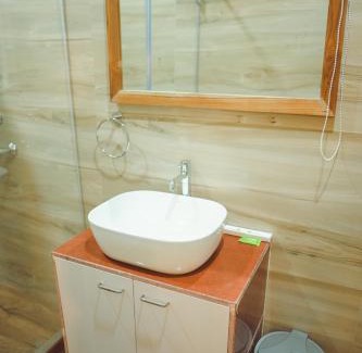 Bolpur Hotel | Dip Holidays: Family-Friendly Hotel with Pool & Dining Options