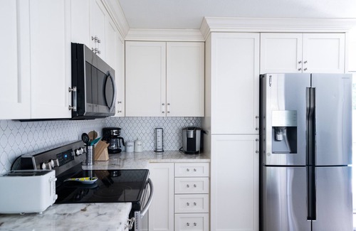 Boynton Beach House | Pet-Friendly Oasis: Heated Pool & Steps to the Beach
