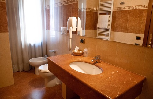 Alessandria Hotel | Discover Dipendenza Hotel Londra with Spa & Breakfast