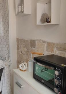Scoglitti House | Pet-Friendly Oceanfront Stay at Dirò Camere - Rated 8.7/10