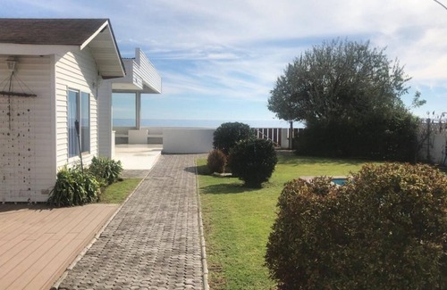 Guanaqueros Cabin | Cozy Cabin Retreat with Direct Access to Playa Las Lisitas