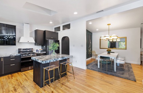 Old Lake Highlands House | Direct Access to Park-Lake-Pool