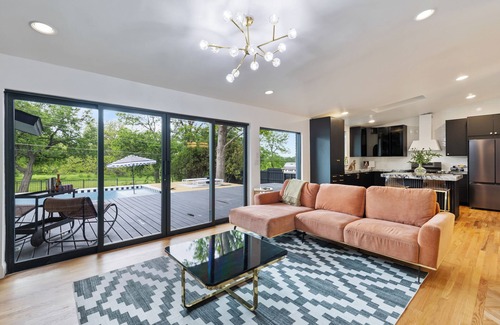 Old Lake Highlands House | Direct Access to Park-Lake-Pool