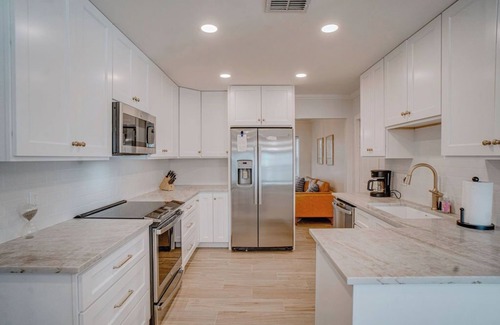 Bay Crest Park House | Relaxing Tampa Waterfront Oasis with Private Pool & Ocean View