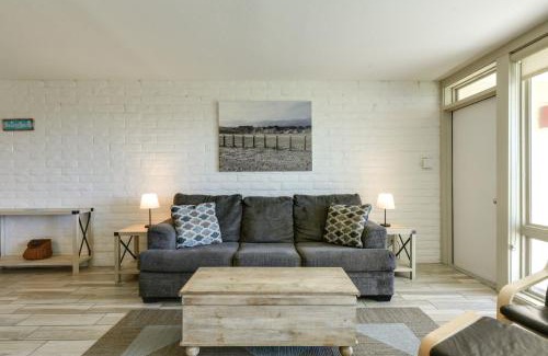 Port Aransas Apartment | Beachfront Port Aransas Condo with Pool and Ocean Views