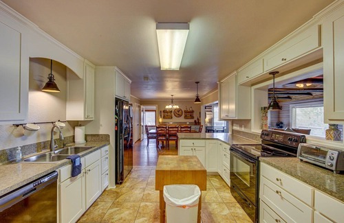 Jefferson House | Direct Beach Access, Watersports, Lakeside Firepit and more @ Crystal Cove