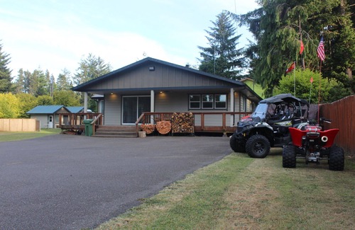 Saunders Lake House | Oceanfront Retreat with Direct Dune Access for 10 Guests