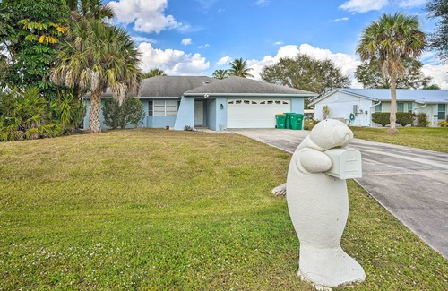 Central Naples Cottage | Inviting Naples Retreat with Pool & Direct Gulf Access