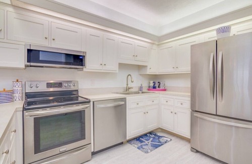 Sanibel Condo | Unforgettable Gulf Front Views with Pool and Spa Access