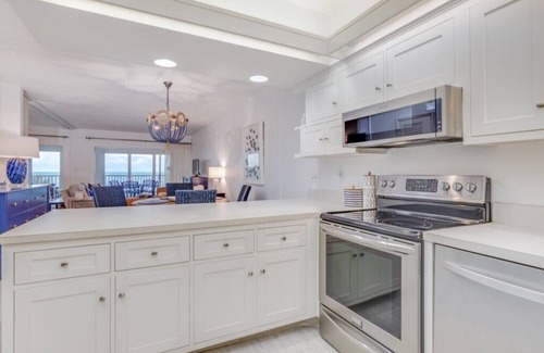 Sanibel Condo | Unforgettable Gulf Front Views with Pool and Spa Access