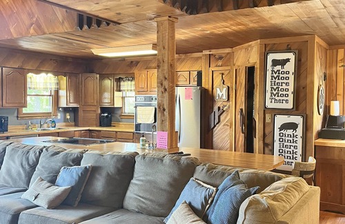 Nancy House | Tranquil Lake House with Direct Access and Amazing Amenities