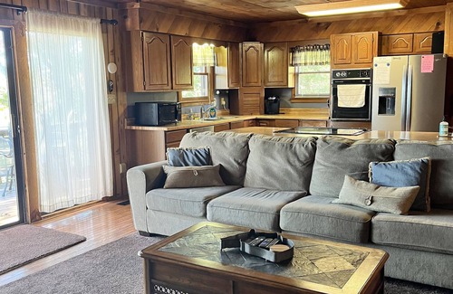 Nancy House | Tranquil Lake House with Direct Access and Amazing Amenities