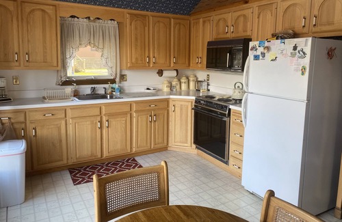 Acton House | Scenic Lakefront Escape with Ocean View Near Beaches