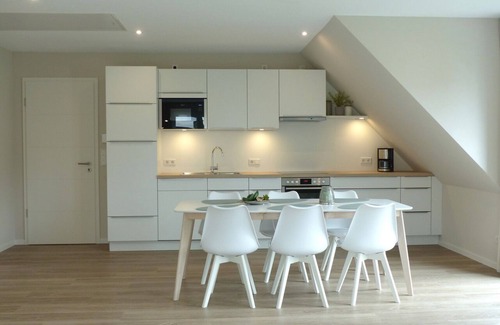 Klein Wittensee Apartment | Prime Lakeside Retreat with Balcony & Barrel Sauna