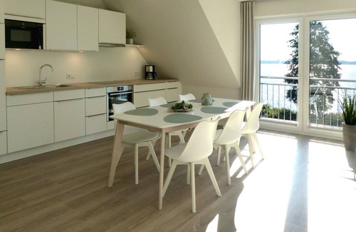 Klein Wittensee Apartment | Prime Lakeside Retreat with Balcony & Barrel Sauna
