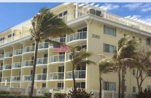 Deerfield Beach Condo | Oceanfront Haven: Breathtaking Views & Serene Pool Access