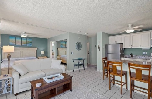 South Island Condo | Direct ocean view, pickle ball, 1-bedroom condo on Fort Myers Beach