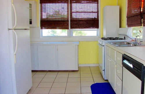 Little Torch Key Cottage | Oceanfront Cottage with Sunrise Views and Pet-Friendly Perks