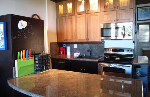 Honokowai Condo | Oceanfront 2BD Retreat in Kaanapali with Top Amenities