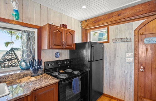 St. Augustine House | Beachfront Artist Haven with Ocean View & Spa Amenities