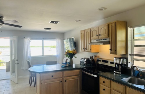 Naples Apartment | Scenic Waterfront Views and Family-Friendly Amenities