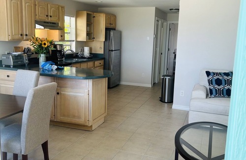 Naples Apartment | Scenic Waterfront Views and Family-Friendly Amenities