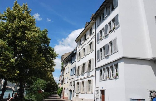 Basel City Centre Apartment | RIVERVIEW-LOUNGE: Scenic Rhine Views & Family-Friendly Stays