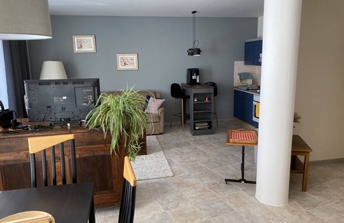 Bad Elster Apartment | Relax in a Newly Renovated Retreat by the Spa Gardens