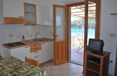 Fetovaia Apartment | Beachfront Retreat - Apartment Fetovaia Elicriso Awaits