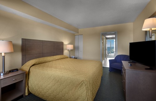 Arcadian Shores Resort | Oceanfront King Suite at Family Resort with Unique Amenities
