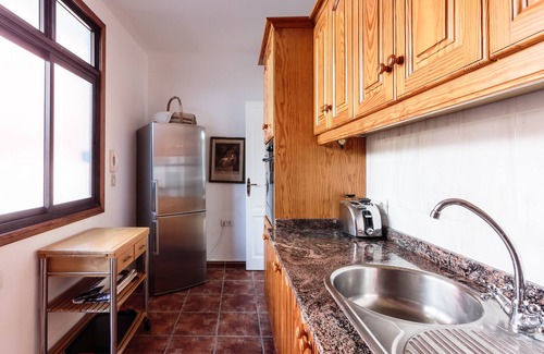 Puerto de Tazacorte House | Historic Beachfront Retreat with Spa and Ocean View