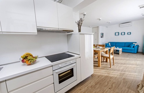Valbandon Apartment | Beachfront Vacation Apartment with Pool & Ocean Views
