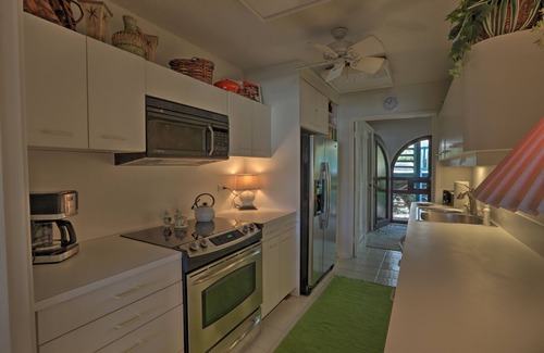 Nazareth Condo | Beachfront Oasis with Pool, Hot Tub & Restaurant Amenities