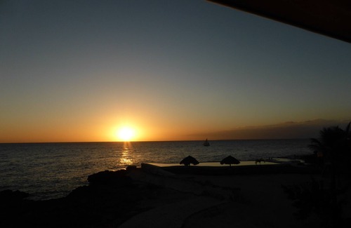 Dominicus Apartment | Beachfront 3-Bedroom Apartment with Pool & Ocean Views