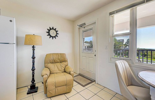 Golden Beach Condo | Oceanfront Getaway - 1 Bedroom Unit with Pool Access