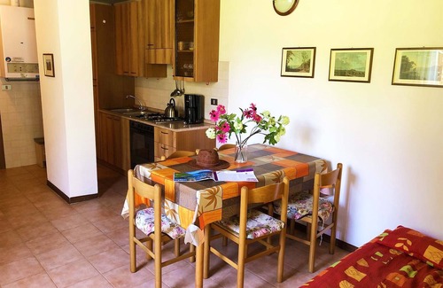 Idro Apartment | Scenic Lakeside Retreat with Ocean Views and Family Amenities