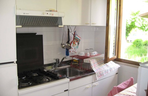 Idro House | Owner-Direct Hotel: Pet-Friendly with Pool & Breakfast