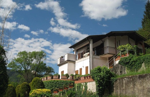 Idro House | Owner-Direct Hotel: Pet-Friendly with Pool & Breakfast