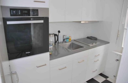 Basel City Centre Apartment | Riverside Comfort: SAND LOUNGE Deluxe Apartment Retreat
