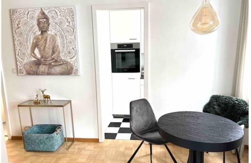 Basel City Centre Apartment | Riverside Comfort: SAND LOUNGE Deluxe Apartment Retreat