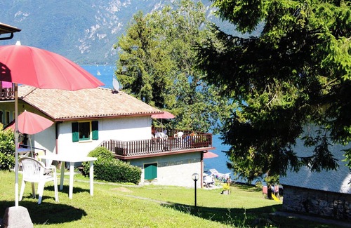 Idro Apartment | Direkt am See mit Terrasse