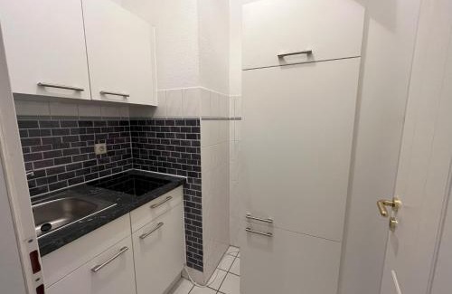 Zentrum-Nordwest Apartment | Convenient Hotel Near Arena, Waldstraße - Pet Friendly Stay