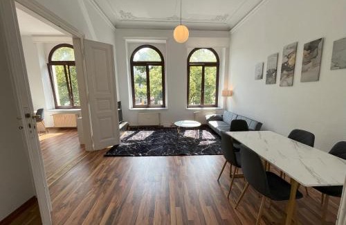 Zentrum-Nordwest Apartment | Convenient Hotel Near Arena, Waldstraße - Pet Friendly Stay